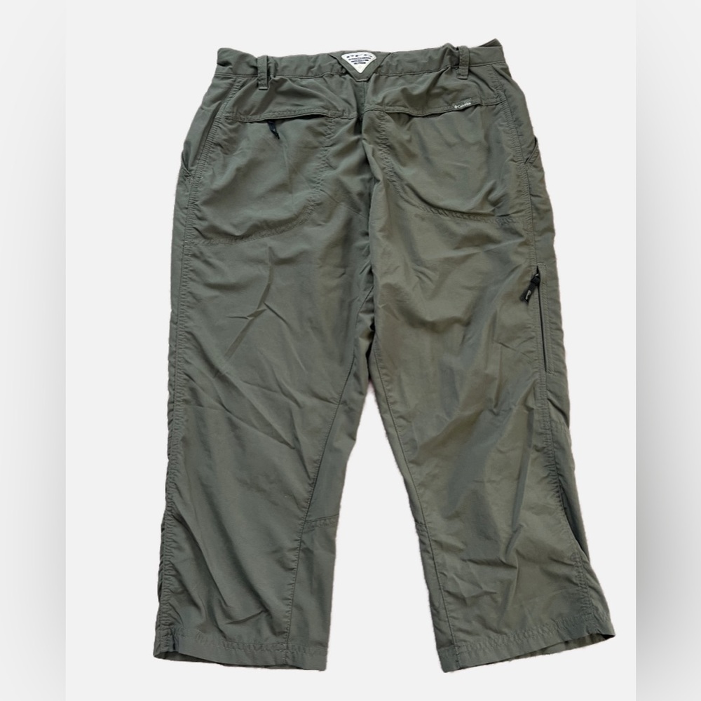 Columbia PFG capri pants